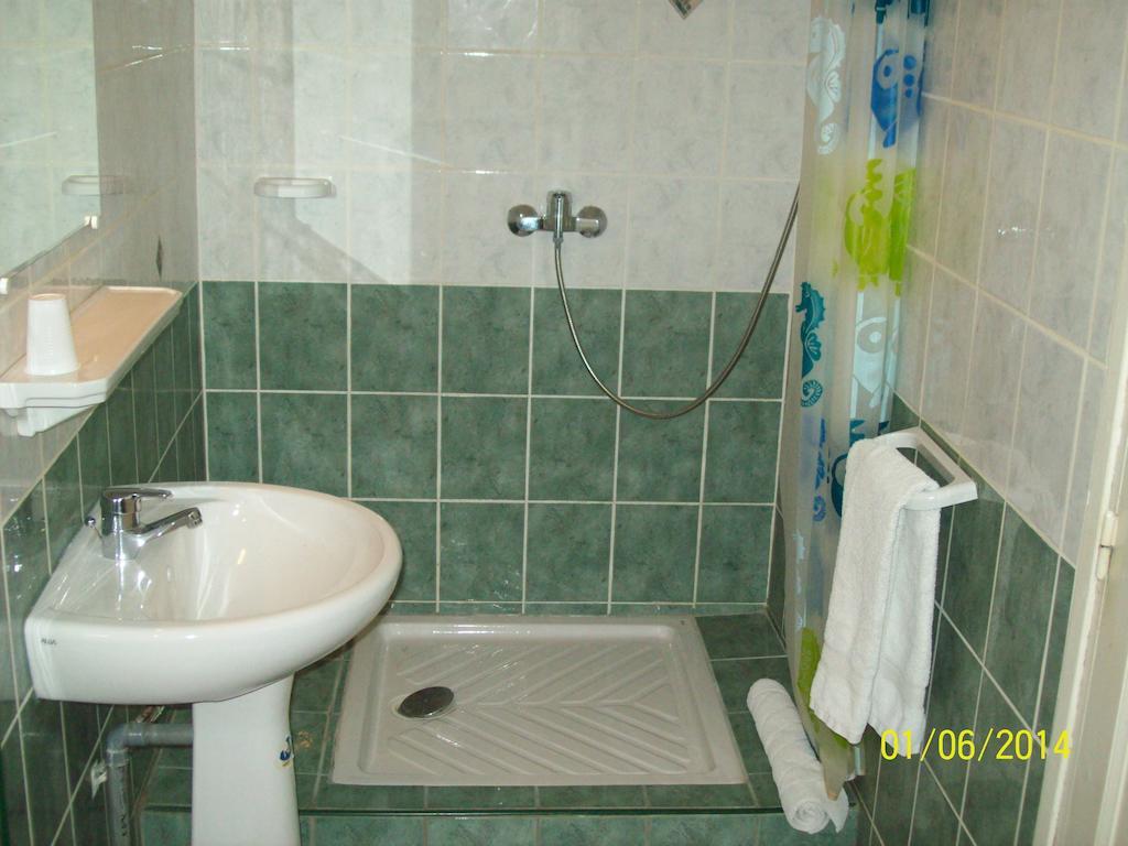 Le Relais Des Blaches Hotel Pierrelatte Room photo