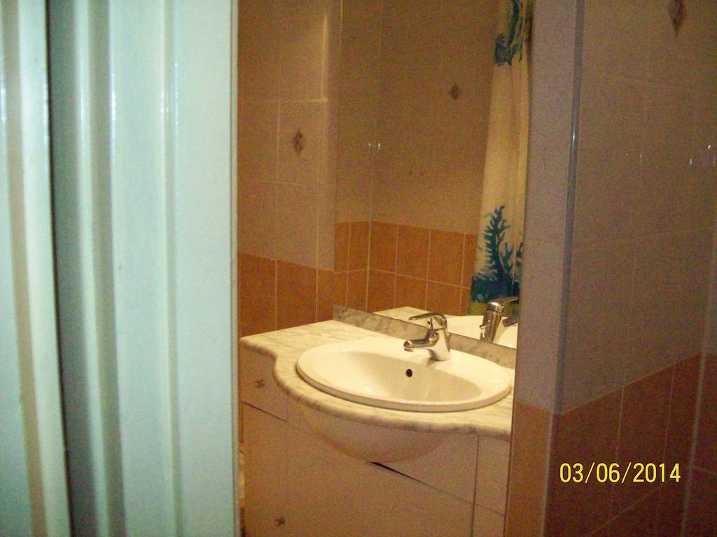 Le Relais Des Blaches Hotel Pierrelatte Room photo